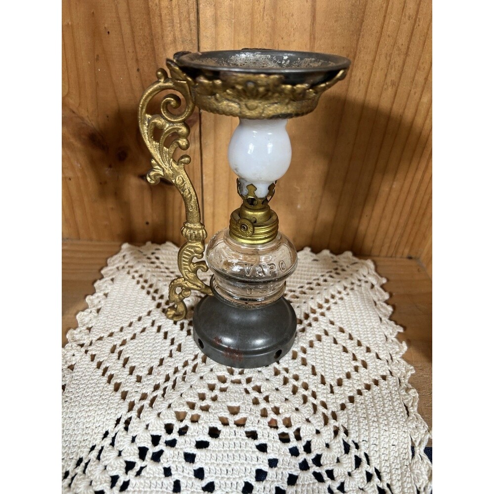 ANTIQUE VAPO-CRESOLENE VAPORIZER KEROSENE OIL LAMP W/BOX